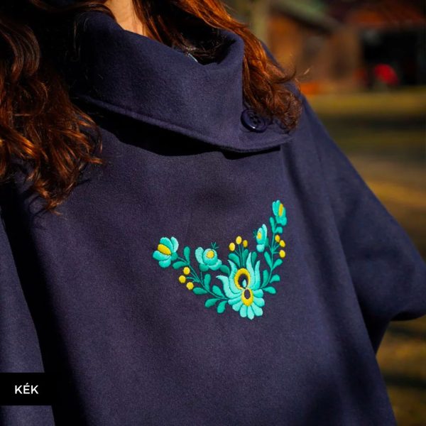 Poncsó kék, magyar mintás ruhanemű