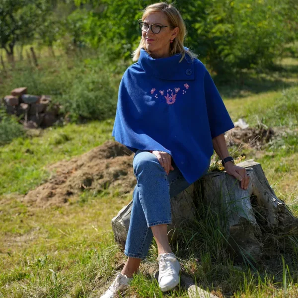 Poncsó királykék, matyó hímzéses ruhanemű